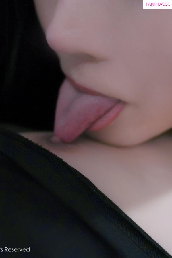   [XiuRen]高清写真图 2024.07.12 No.8855 Erikaki 丝袜美腿第73张图片